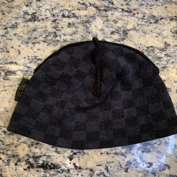 ⚡️⚡️ AUTHENTIC LOUIS VUITTON BEANIE ⚡️⚡️ - Picture 4 of 7
